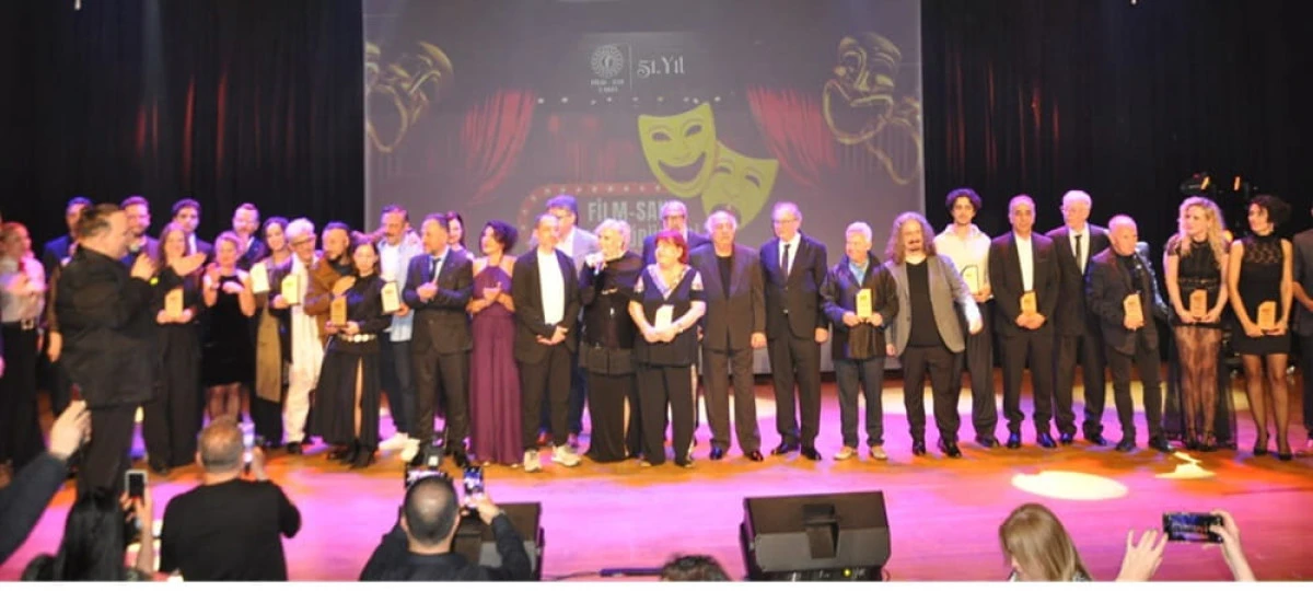 FİLMSAN SANAT &Ouml;D&Uuml;LLERİ DEFNE YALNIZ, Y&Uuml;CEL ERTEN, &Ouml;ZEN YULA VE CENGİZ &Ouml;ZEK'E VERİLDİ.