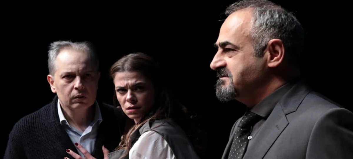 ŞEHRİN TİYATROSU &ldquo;BİR HALK D&Uuml;ŞMANI&rdquo; OYUNUYLA SARIYER&rsquo;DE