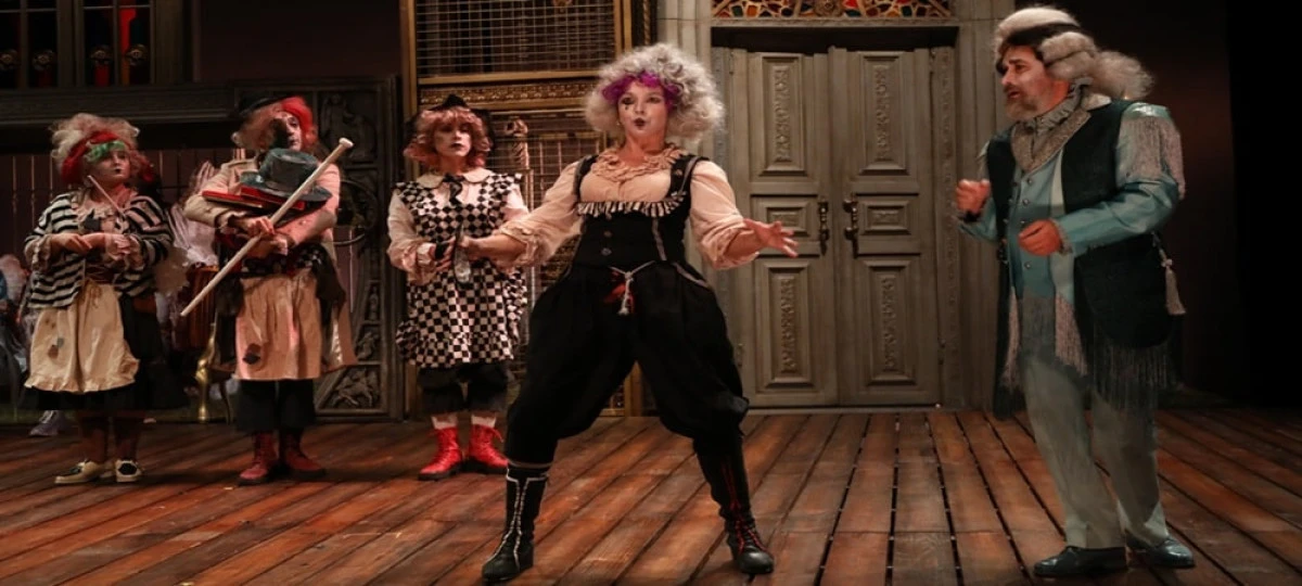 “TARTUFFE” DENİZLİ’DESEYİRCİYLE BULUŞTU
